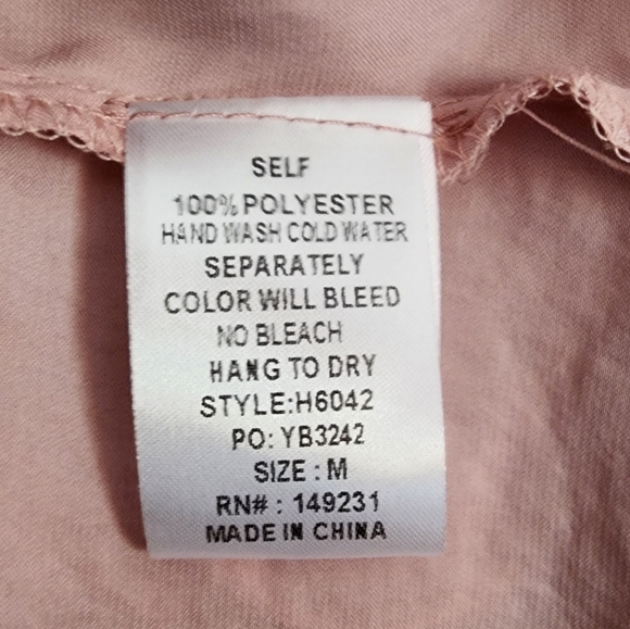 NWT Kori America Silkie Blush Pink Leopard Print Off-The-Shoulder Blouse - Picture 4 of 6